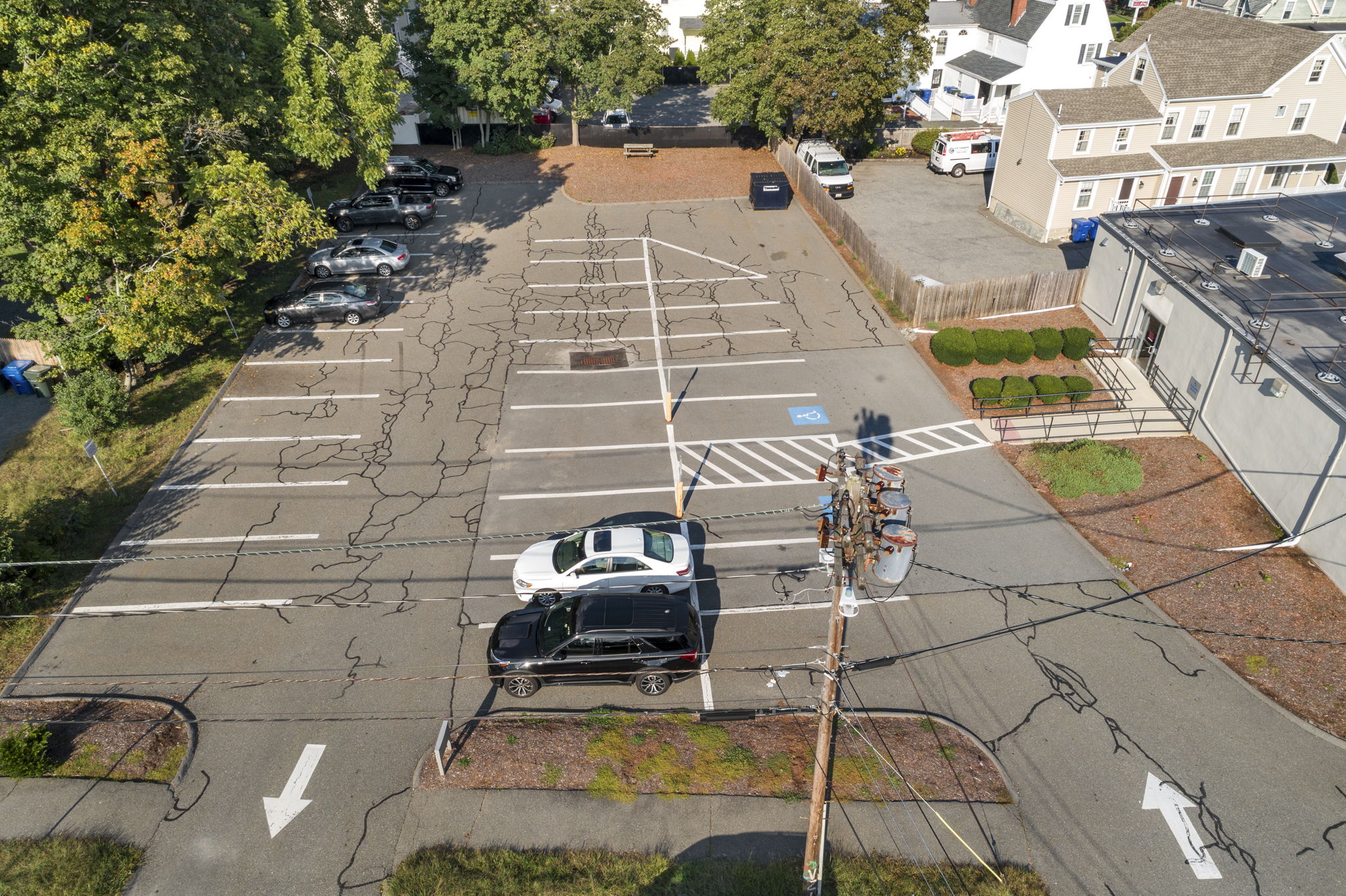 https://0201.nccdn.net/1_2/000/000/10a/fd6/8-web-or-mls-81elmstdanvers--8-.jpg