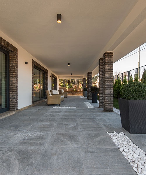 Stone Fllor on Luxury Open Terryce