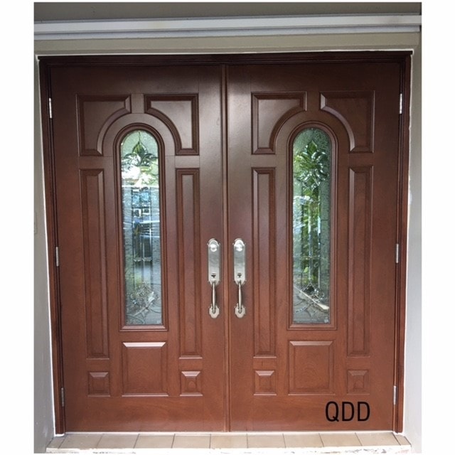 Center Arched Door