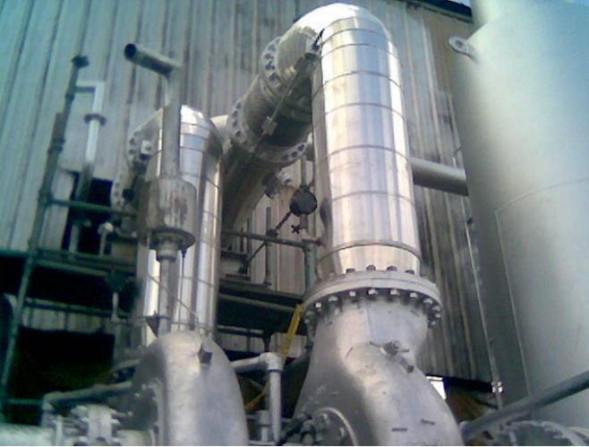 Imagen 23. Planta de gas. PDVSA, Monagas, Venezuela. Fibra cerámica. Aluminio liso.