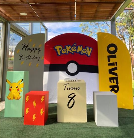 Diámetro 2.60m
Pared Circular Pokemon $ 200.000
Panel Media luna personalizado 100.000
Cada uno
Cada cubo Personalizado $120.000