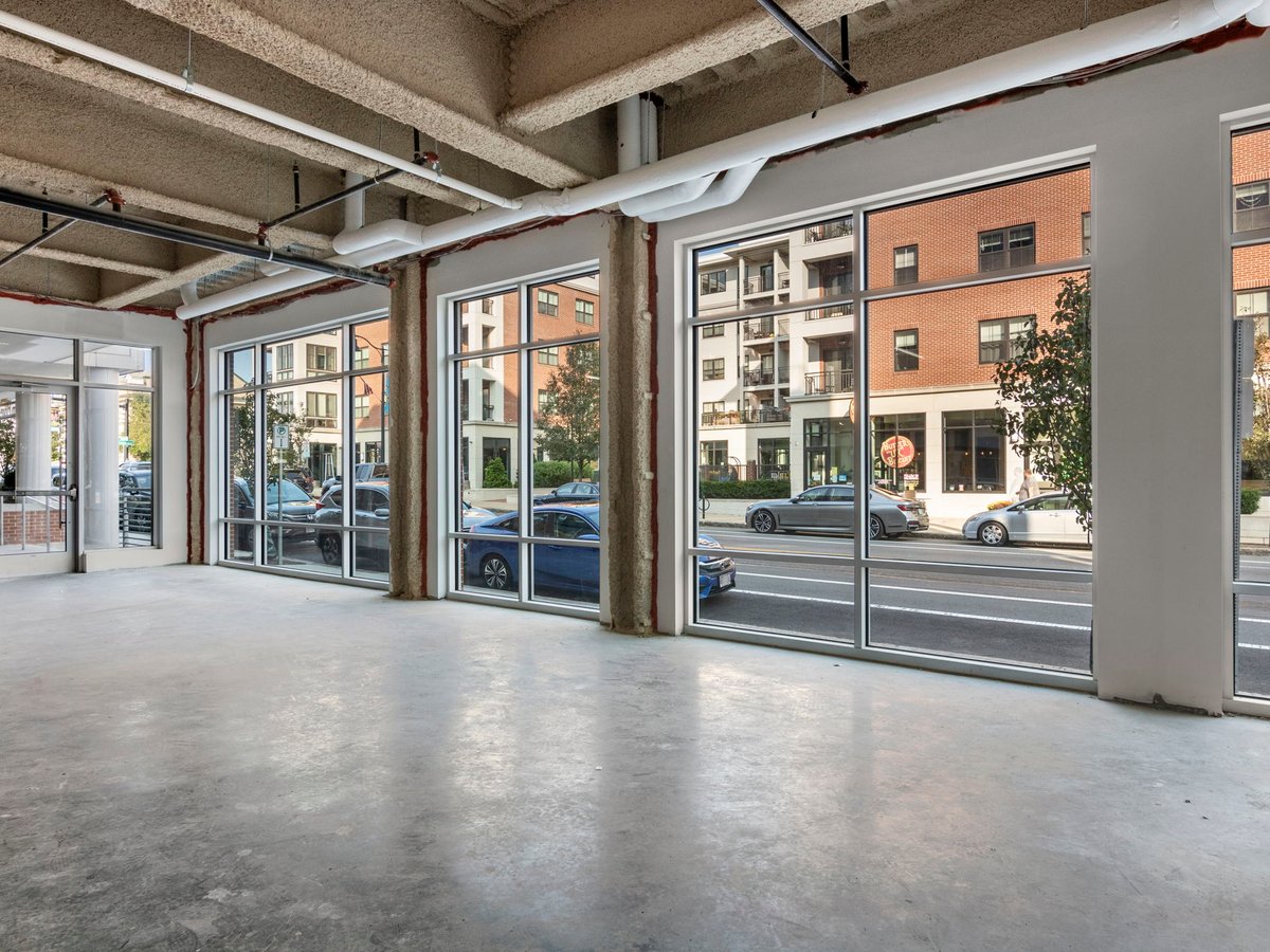 https://0201.nccdn.net/1_2/000/000/10c/b3c/140rantoulstbeverly--interior4-.jpg