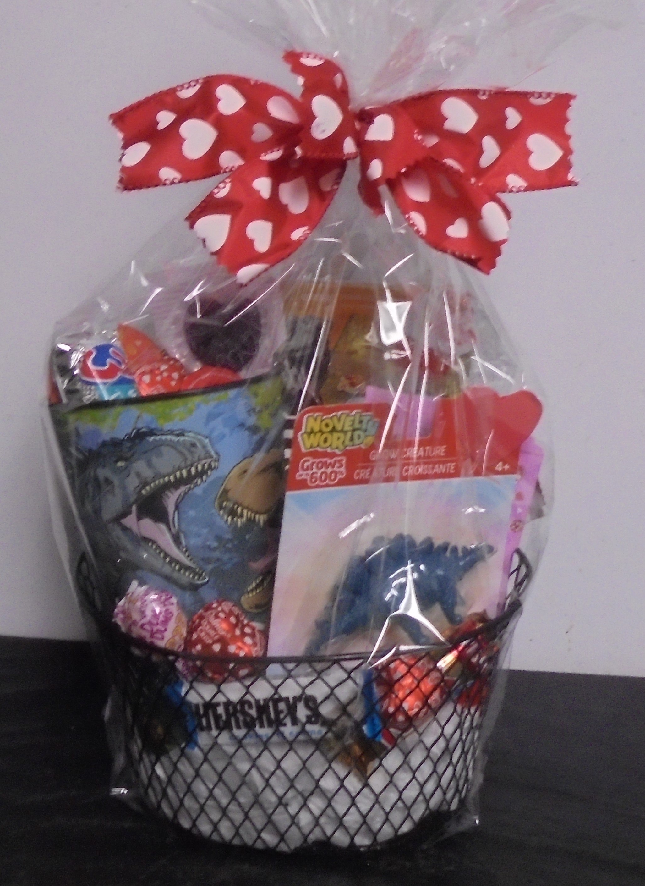 (K16) "Dinosaur" Goodie Basket
$35.00