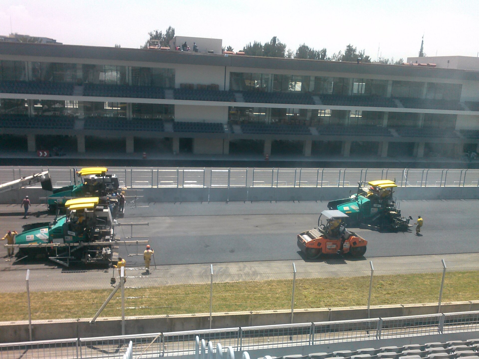 https://0201.nccdn.net/1_2/000/000/10c/fe5/autodromo3.jpg