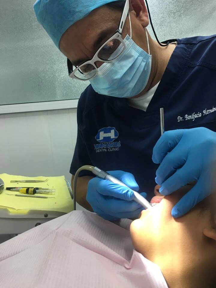 Hernández Dental Clinic - IMPLANTES

