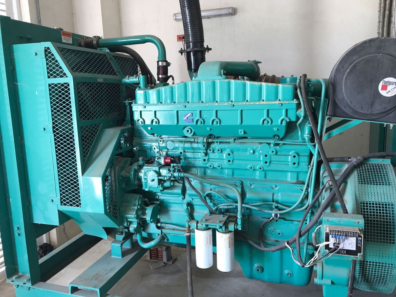 Grúas y Maniobras Precisas - Generadores