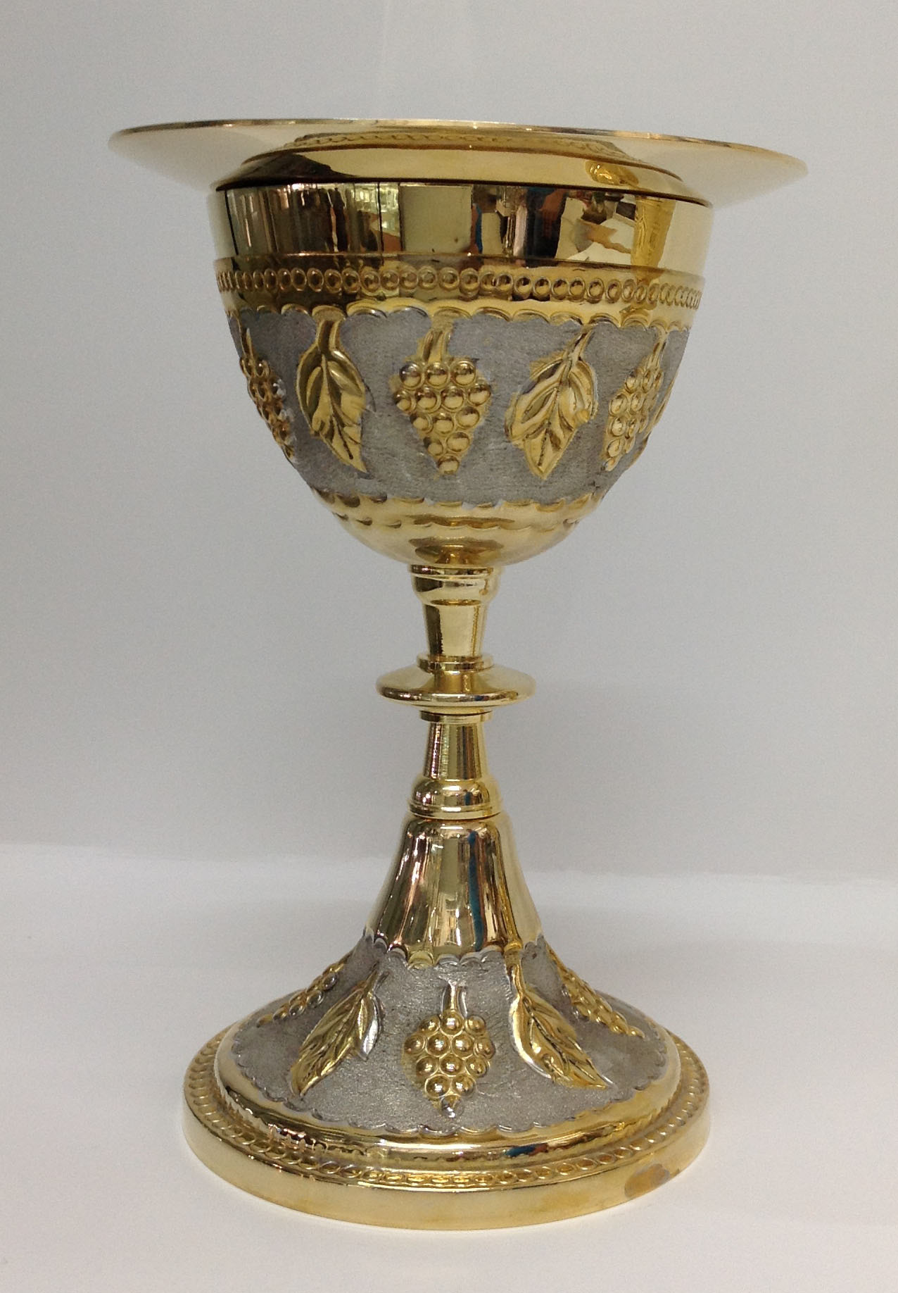 CALIZ EN CHAPA  COMBINADO DISEÑO DE UVAS

preguntar por existencias.