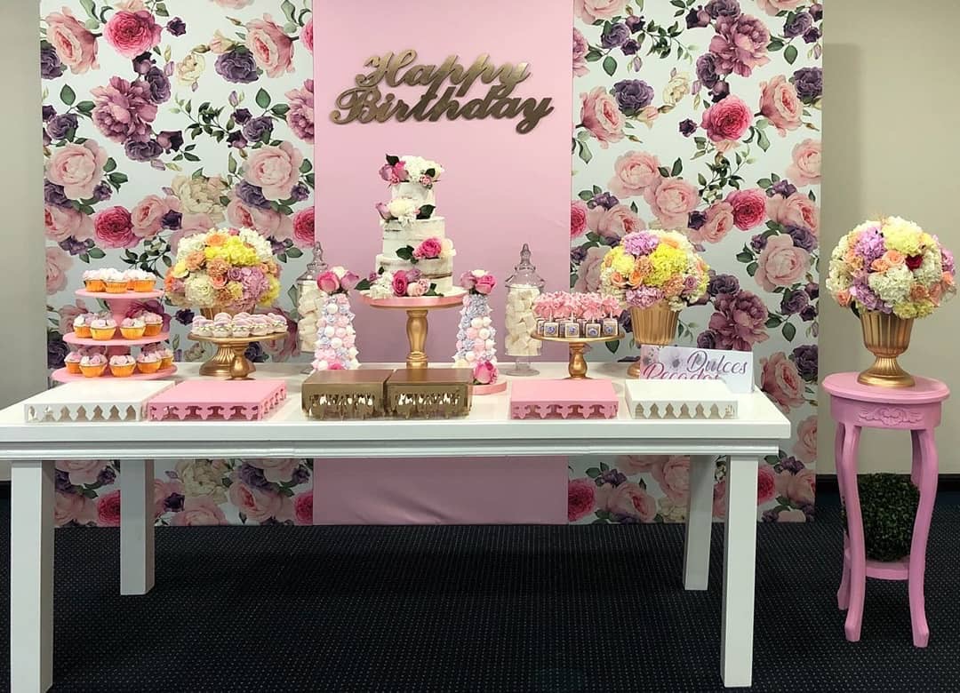 Rectangular Grande alta
Color Blanco 2.20X1m
Precio de Alquiler $ 90.000
Aux Rosada
37x37cm
80cm Alto $ 50.000