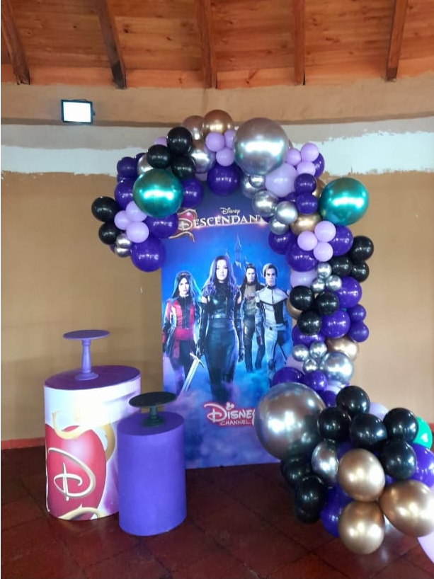 Cilindro Temático de Descendientes
Principal 60, 5D X 80CM Altur
$60.000
Precio Unitario