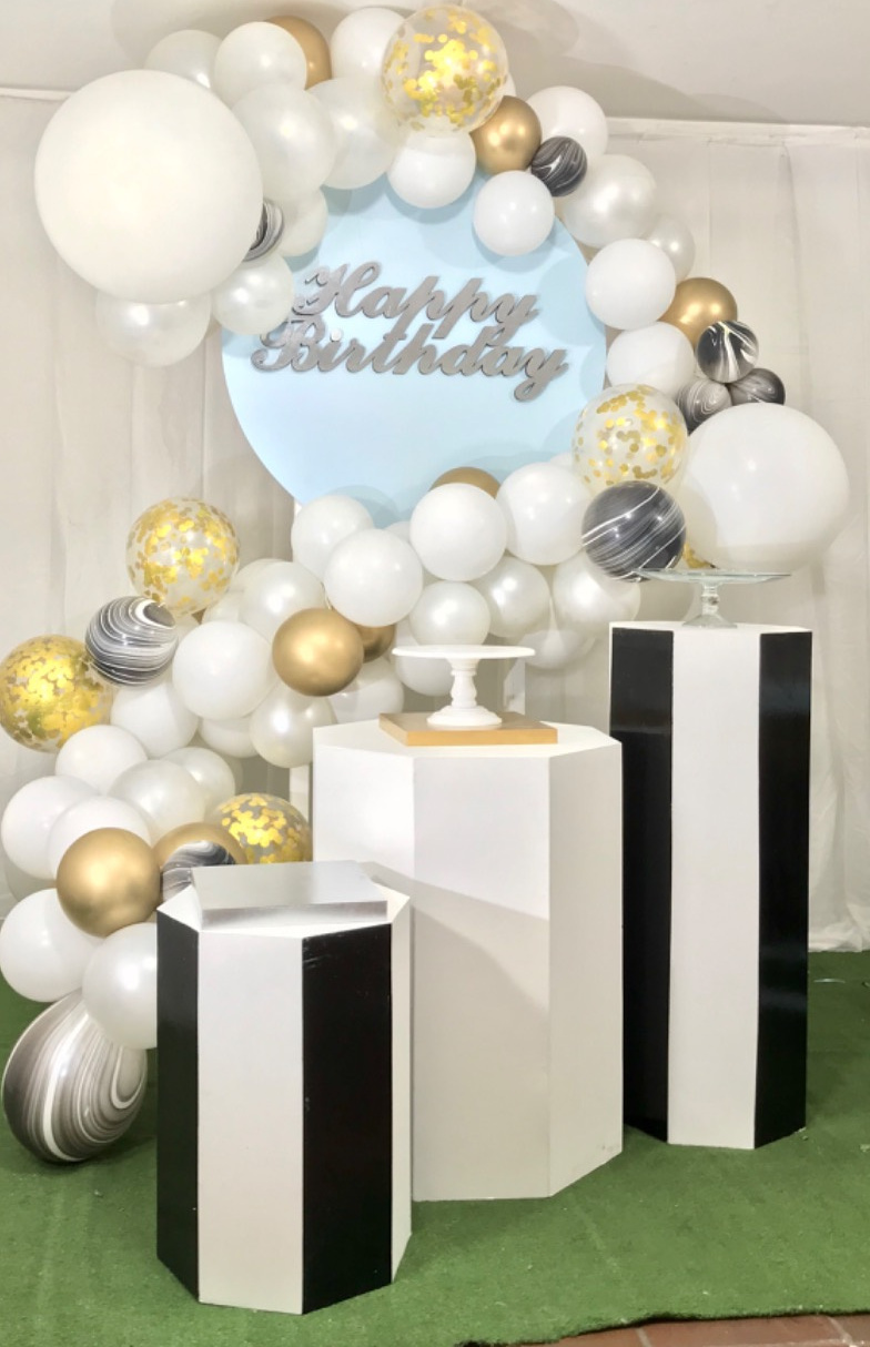 Octogonales
PRINCIPAL.60x60 X 80CM DE ALTURA
ALTO:40x40. X 1.02M DE ALTURA
PEQUEÑA: .40x40 X 58CM DE ALTURA
$50.000 Unidad
Alquiler