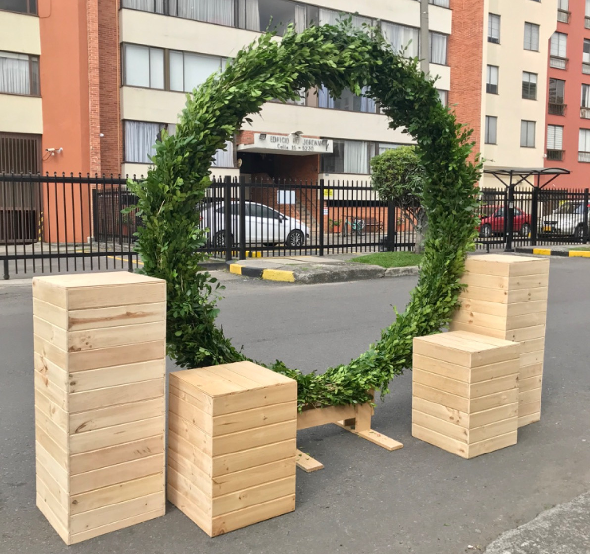 Mesas Cubicas
$50.000 Unidad
Alta 1,02 M Altura .41x41cm
Pequeña 58 CM Altura.41x41cm