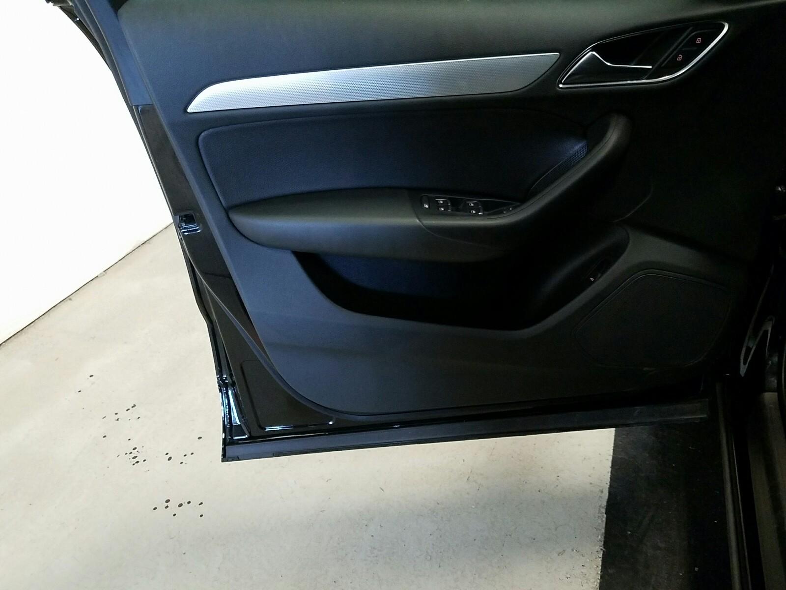 DRIVERDOORPANEL DRIVERDOORPANEL