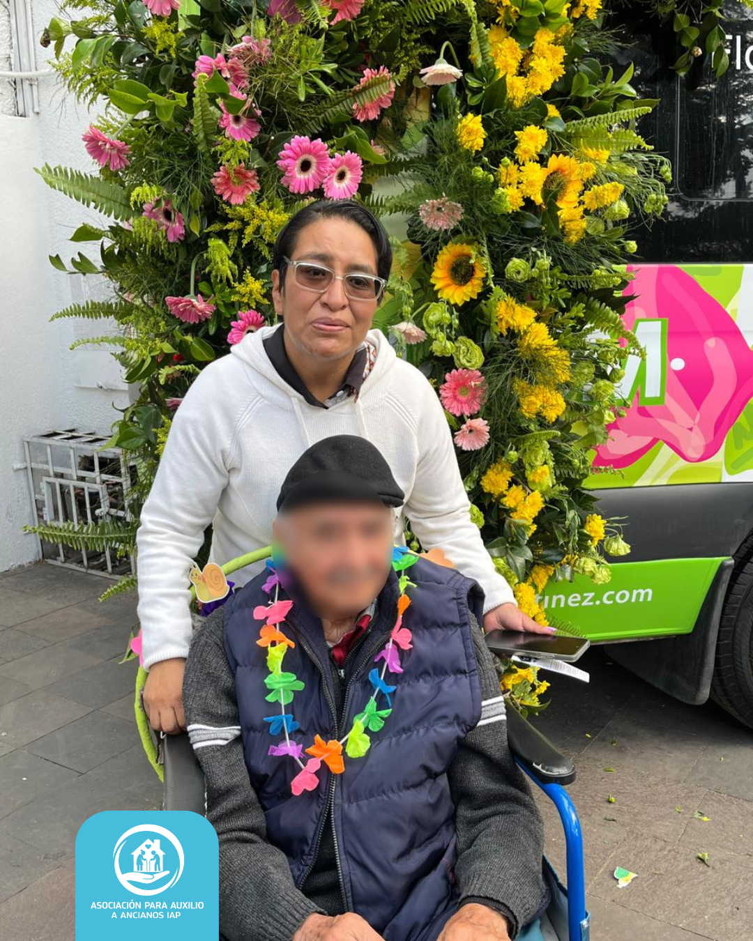 https://0201.nccdn.net/1_2/000/000/111/762/flores-6.png