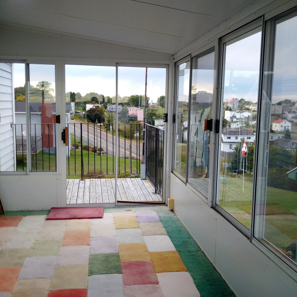 434 Lancaster #1 Sun Room