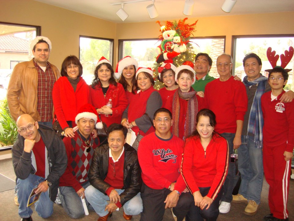 https://0201.nccdn.net/1_2/000/000/112/e20/caroling.jpg