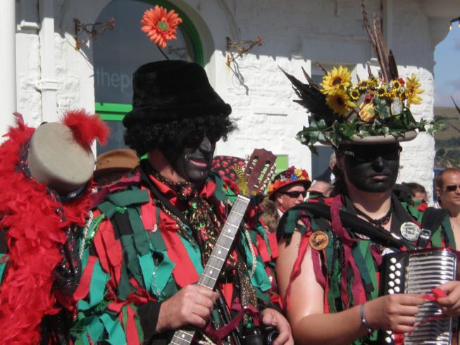 Fox's musicians taking time out
