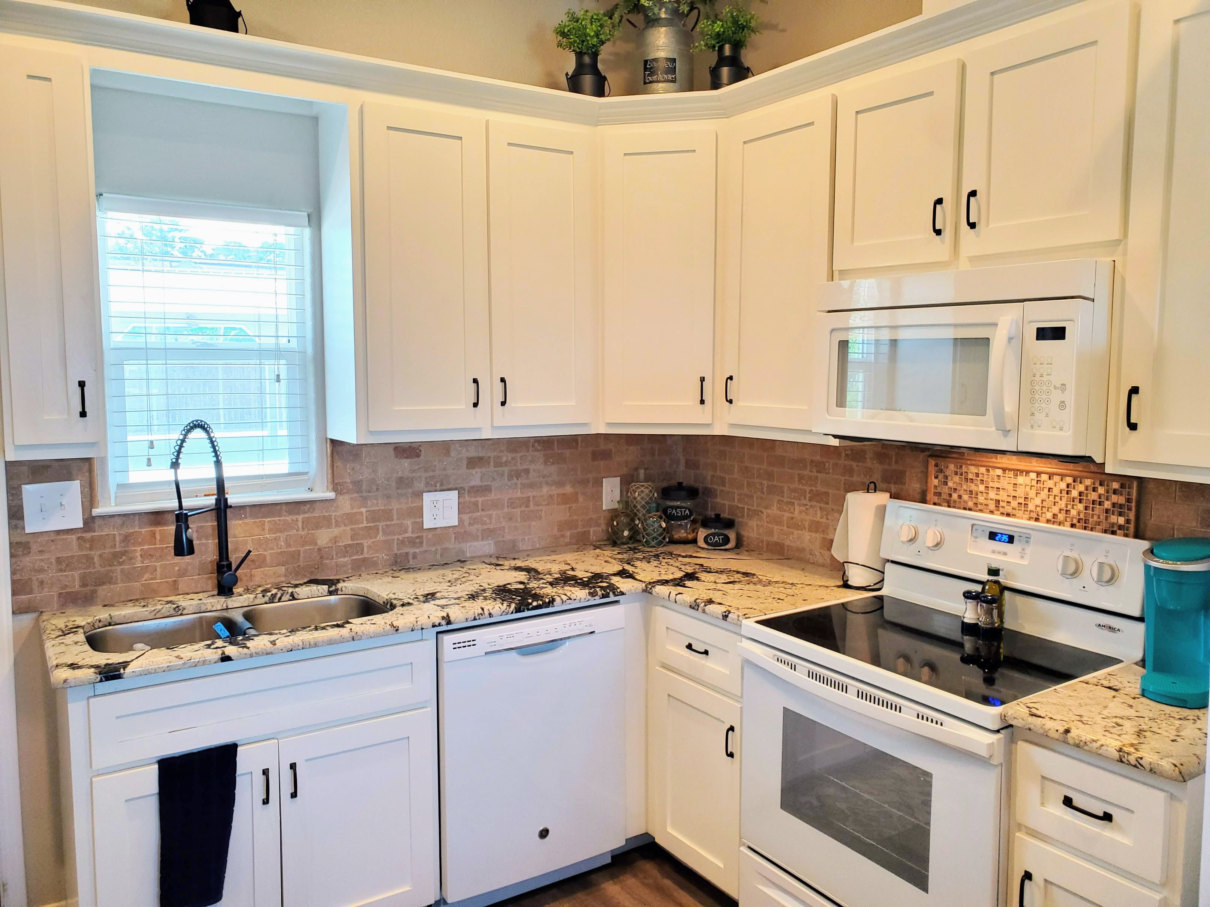 https://0201.nccdn.net/1_2/000/000/113/45f/kitchen01.jpg