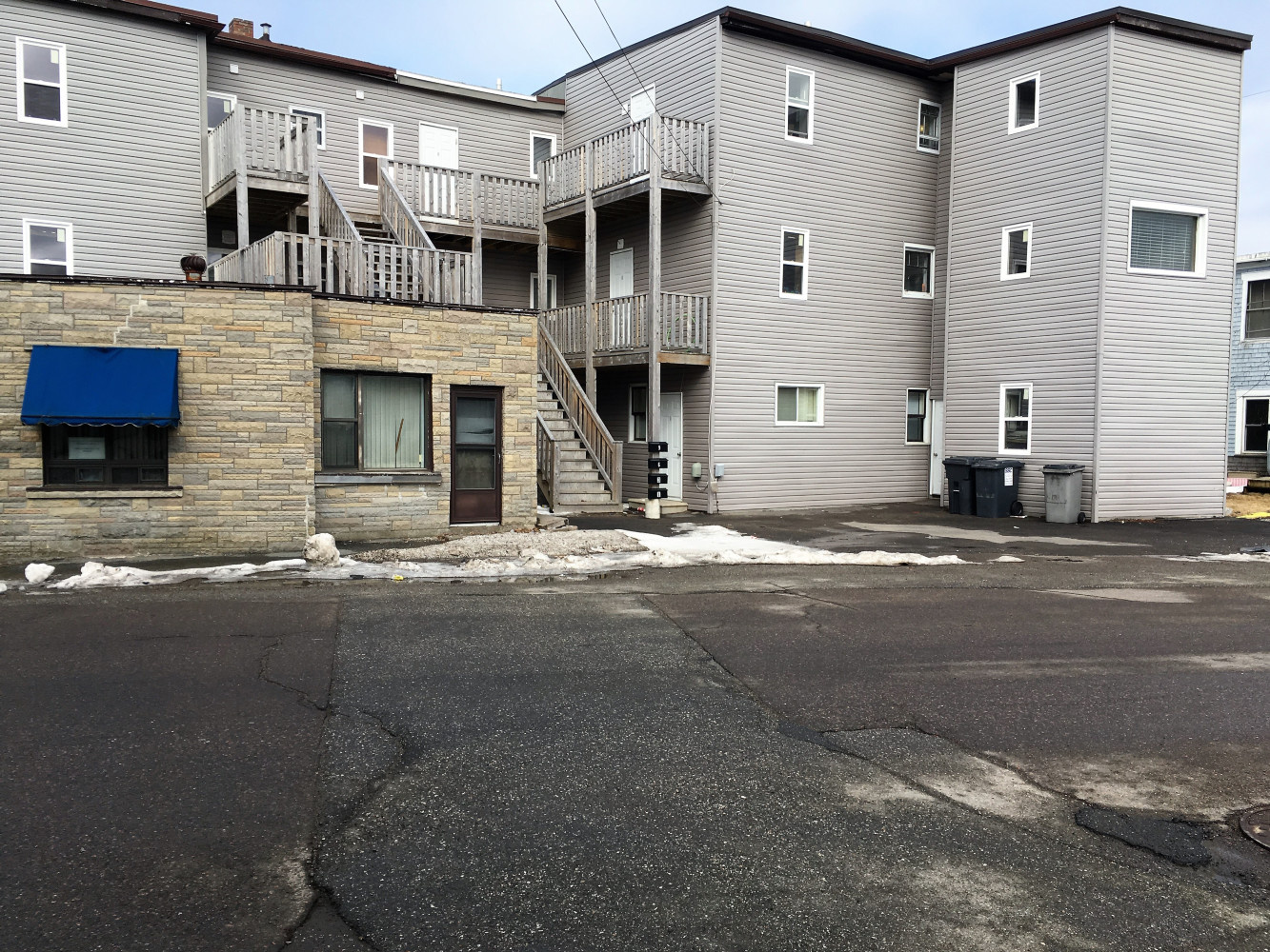 174 Adelaide
Building Exterior Photo 2