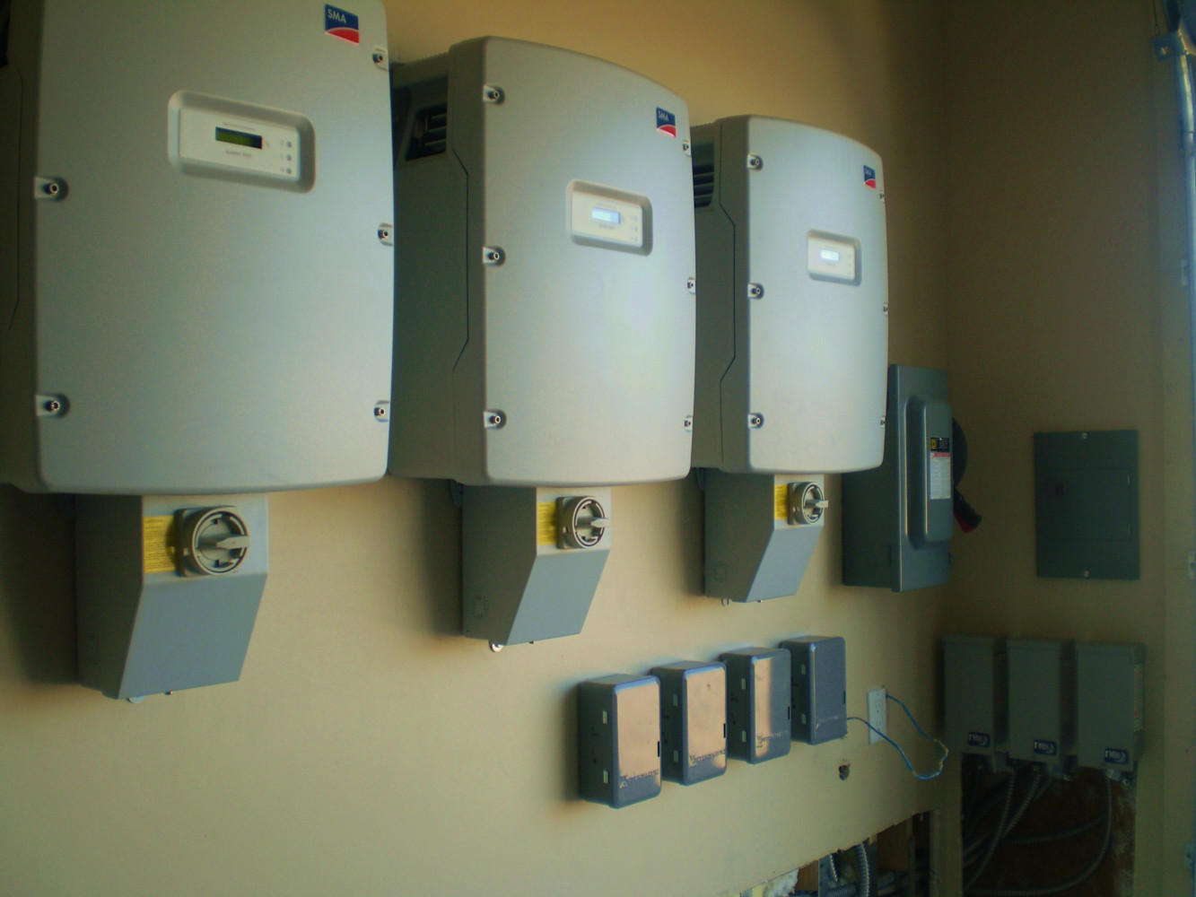 East Valley Electricians in the Phoenix, Mesa and Scottsdale areas. Call Today!