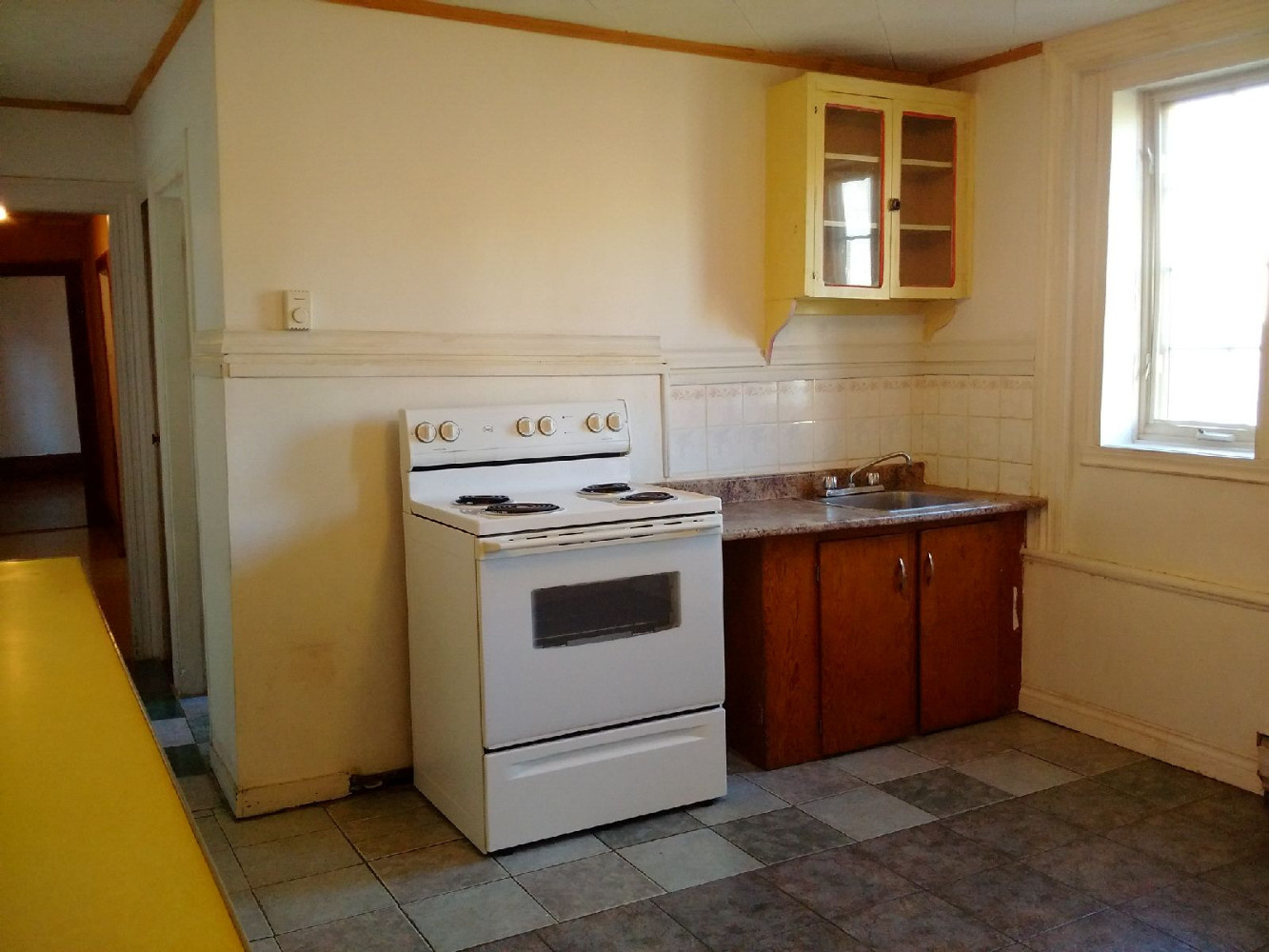 186 Saint James #3 Kitchen