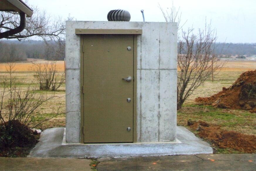 Bunker-Type Anti-Tilt Safe Room