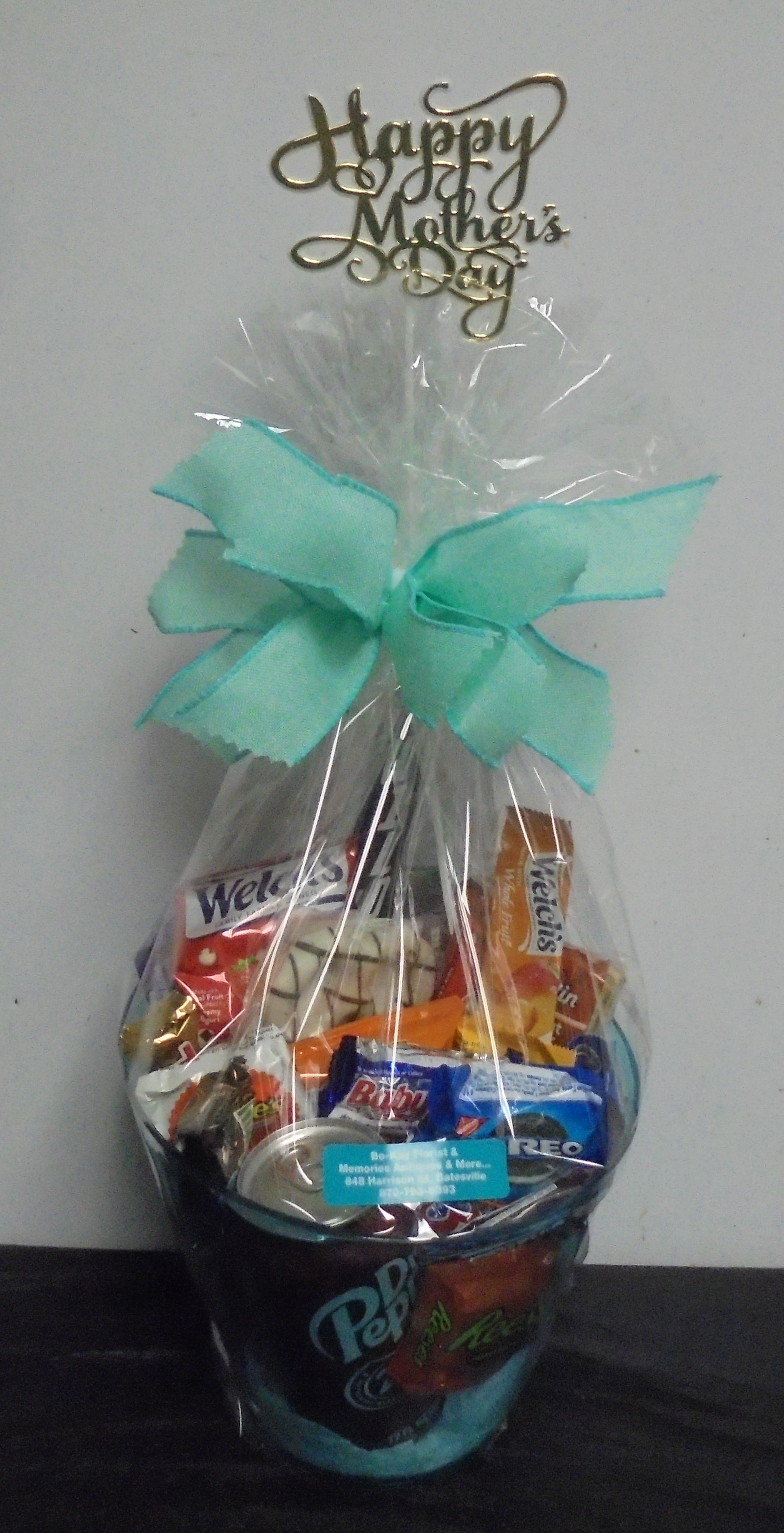 (14)  Goodie Tub
$40.00