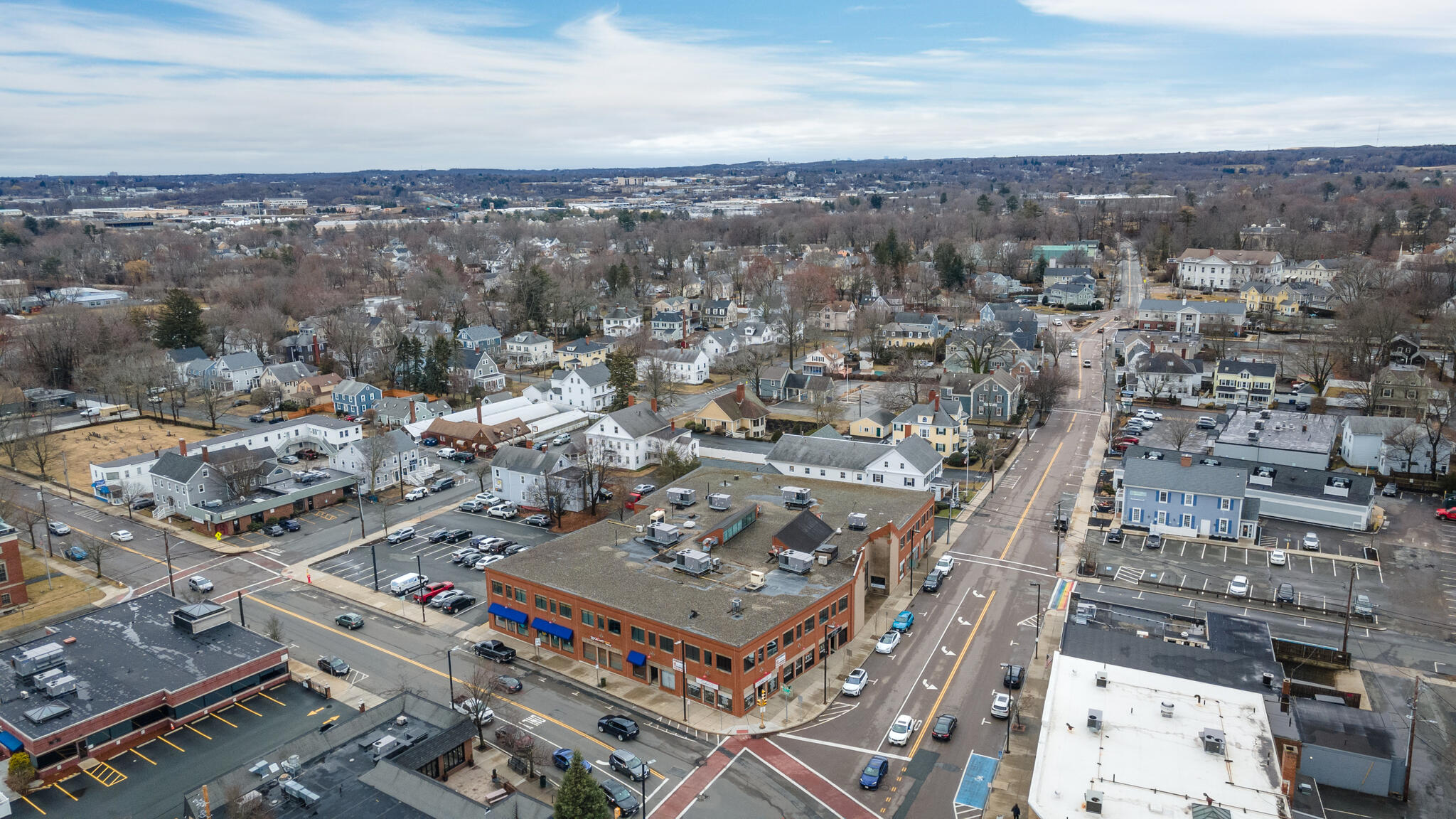 https://0201.nccdn.net/1_2/000/000/116/3b3/10-elm-st-danvers-ma-01923-usa-038-040-aerial8-mls_size.jpg