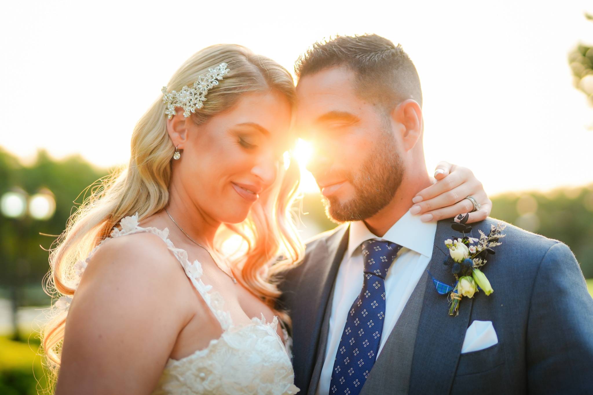 Natural light portrait with the sun behind the couple in Cuernavaca.