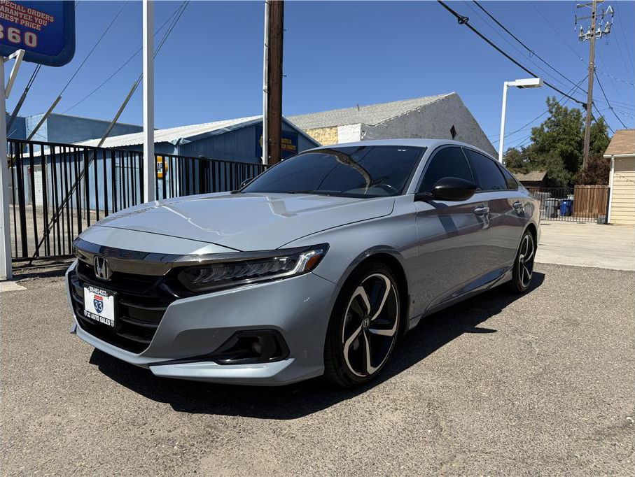 2022 Honda Accord from 33 Auto Sales
Miles: 78,614
Drive: FWD
Trans: Automatic, CVT w/Sport Mode
Engine: 4-Cyl, i-VTEC, Turbo, 1.5 Liter
Exterior: Frozen Grey
Interior: Black
Stock: 1716
VIN: 1HGCV1F39NA020224