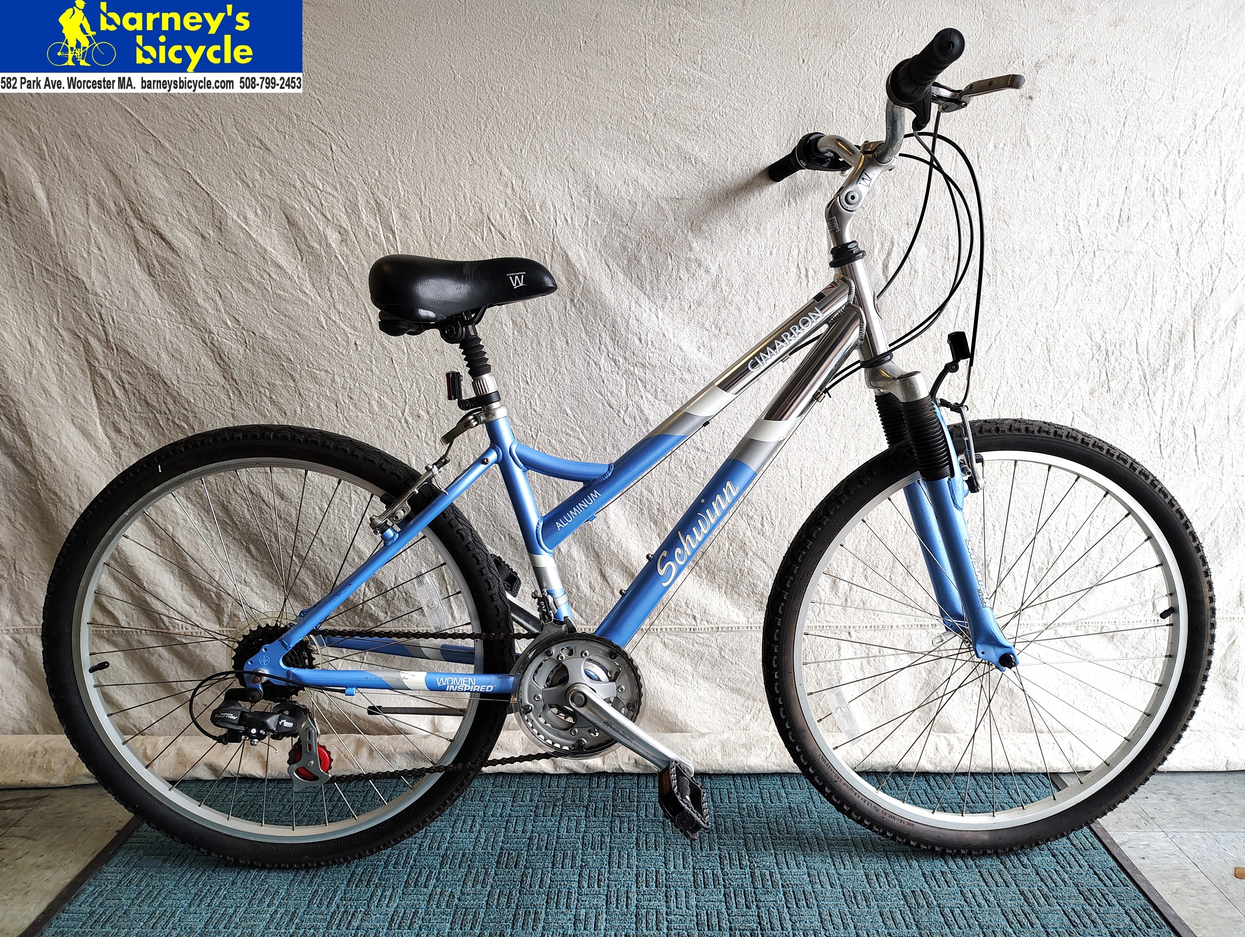 Schwinn Cimarron Step-Thru
Frame Size: 16" SM/ Rider Height: 5'4-5'7
$289.00
