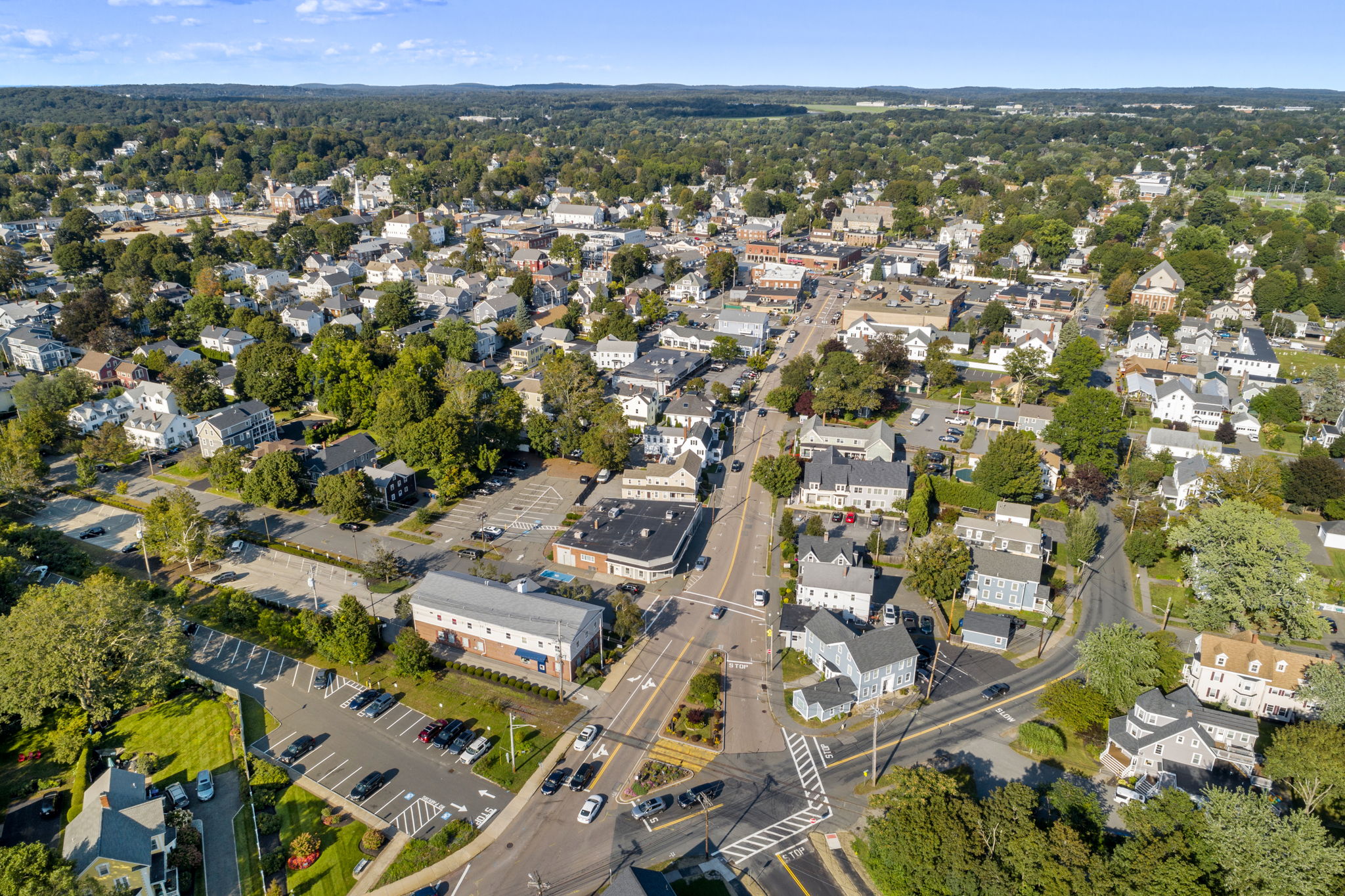 https://0201.nccdn.net/1_2/000/000/117/928/3-web-or-mls-81elmstdanvers--2-.jpg
