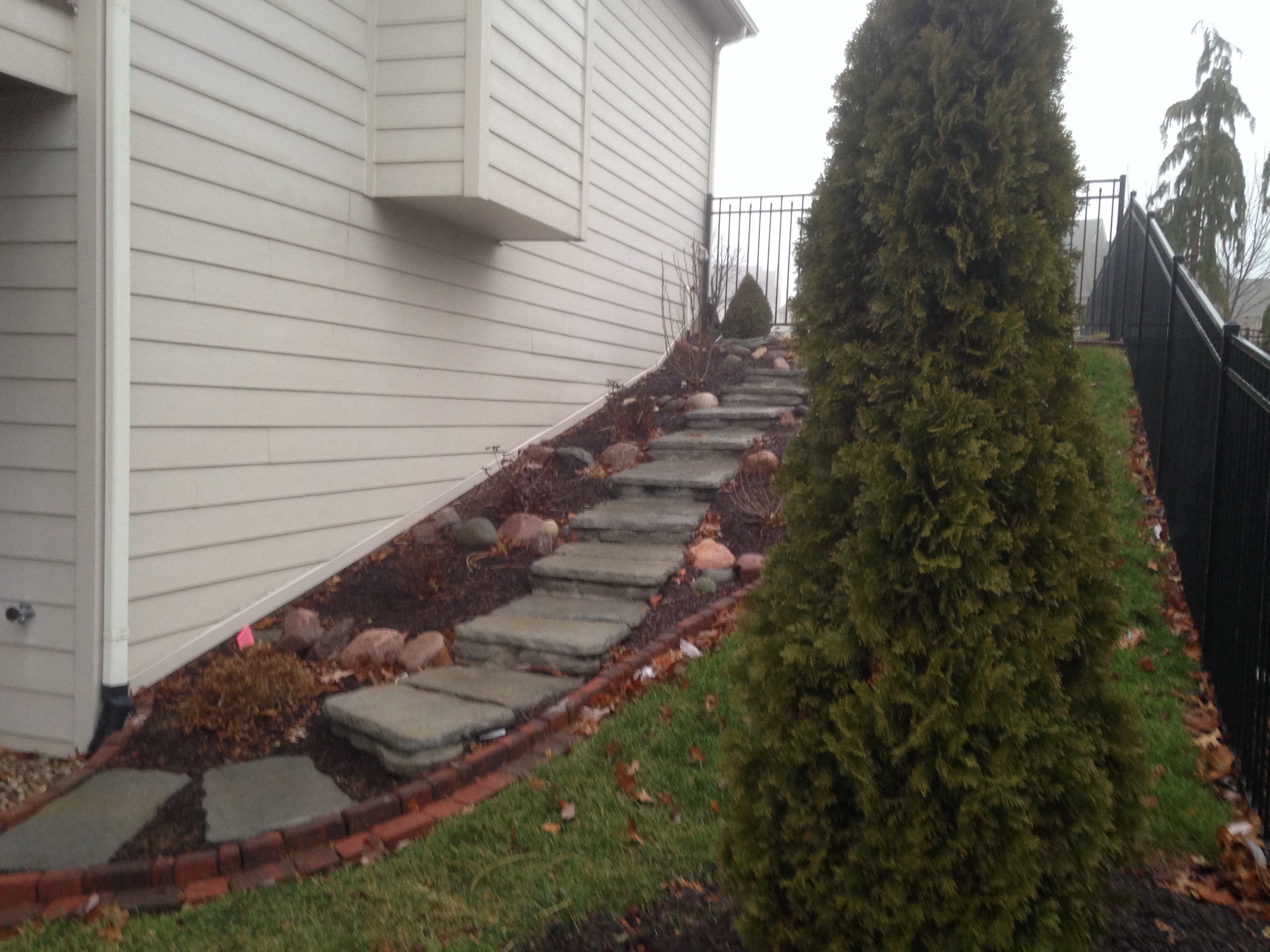 https://0201.nccdn.net/1_2/000/000/119/185/garden-pathway-stairs.jpg