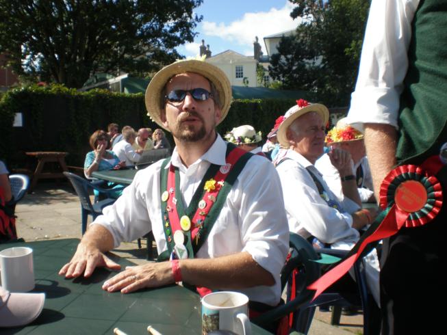 Merrydowners - Everything stops for tea !
