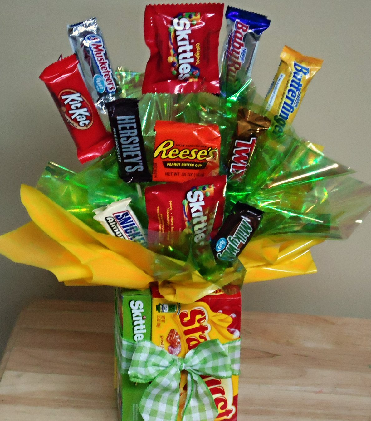 Candy Box Bouquet
    $35.00
(Need 24 Hour Notice)