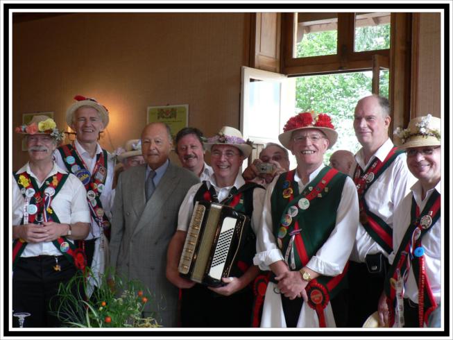 The Merrydowners meeting the Mayor of Charolais
