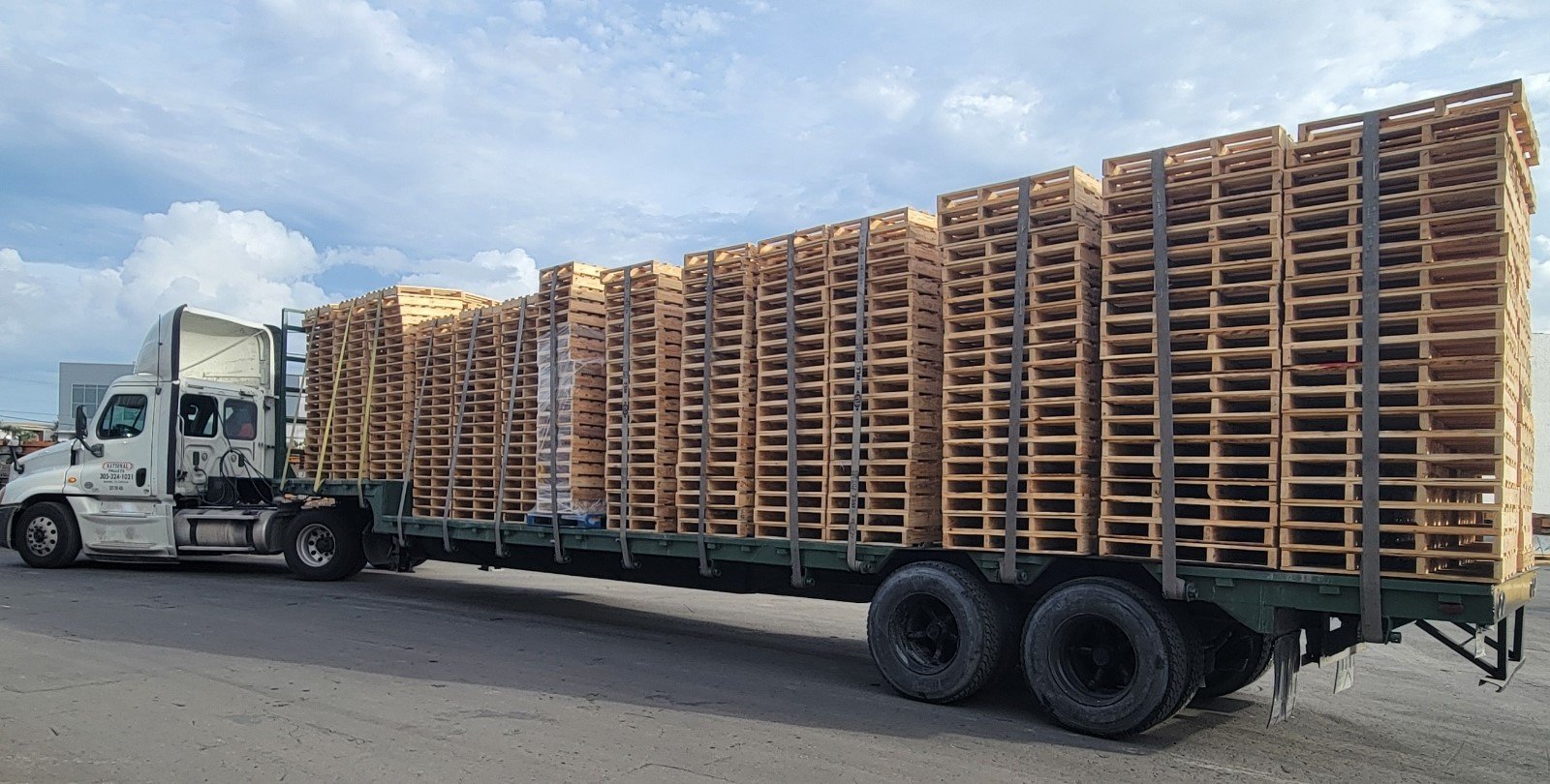 Buy Pallets in South Florida from National Pallets



