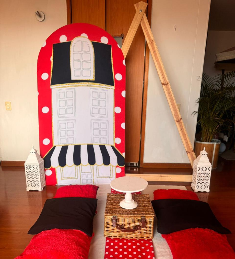 Panel Ovalado Tematico
$80.000 en Alquiler
Precio unitario
1.83 de altura por 1mts de ancho