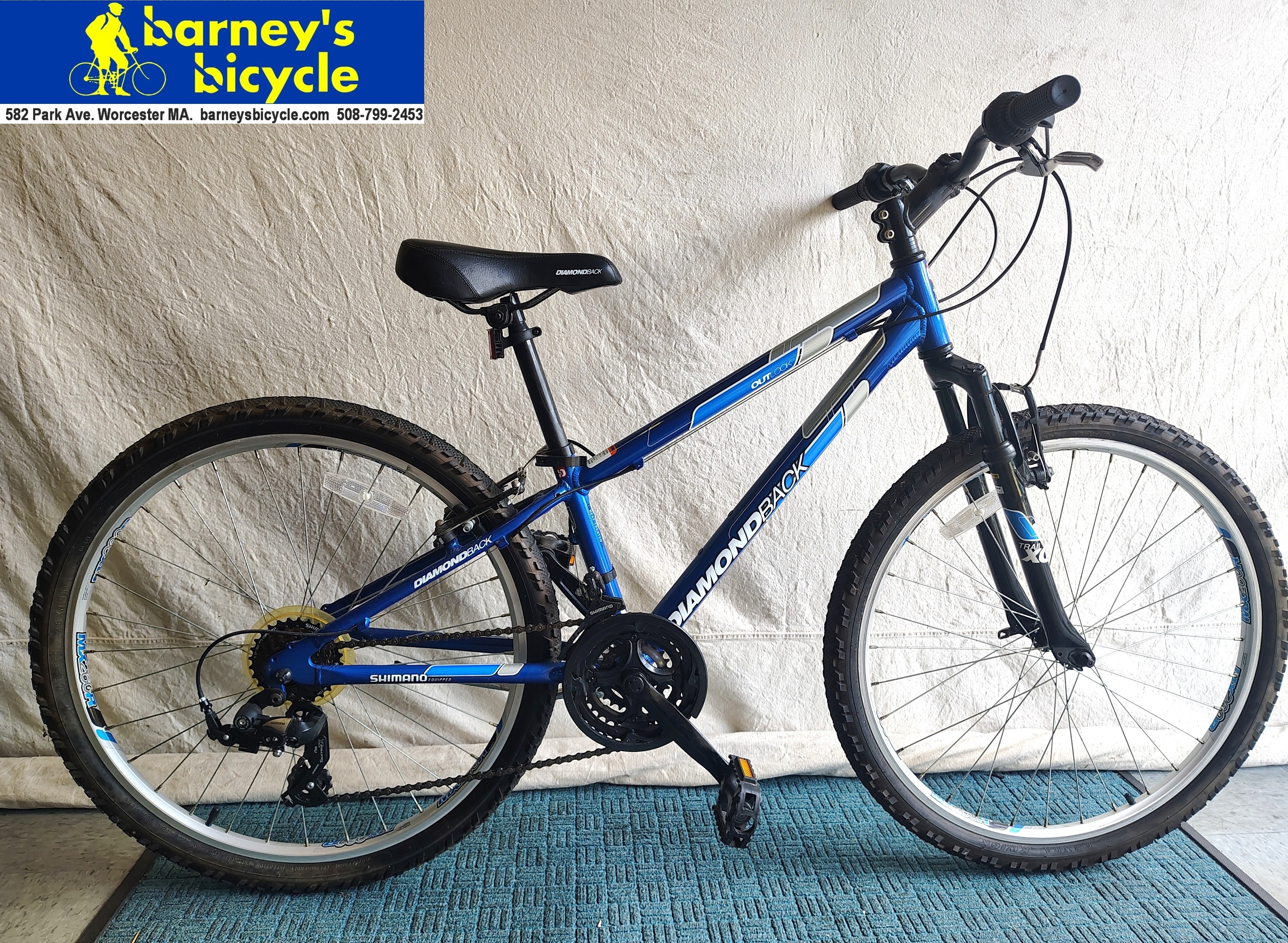 Diamondback Outlook
Wheel Size: 26"/ Rider Height: 4'11-5'3
Price: $279.00 (Professionally Tuned)