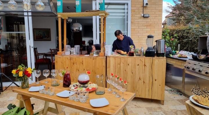 Estación de Bebidas
2.20m Altura Total
1.28m Ancho 
48cm de Profundidad  
$160.000
Modulo de Barra
$130.000 
c/u