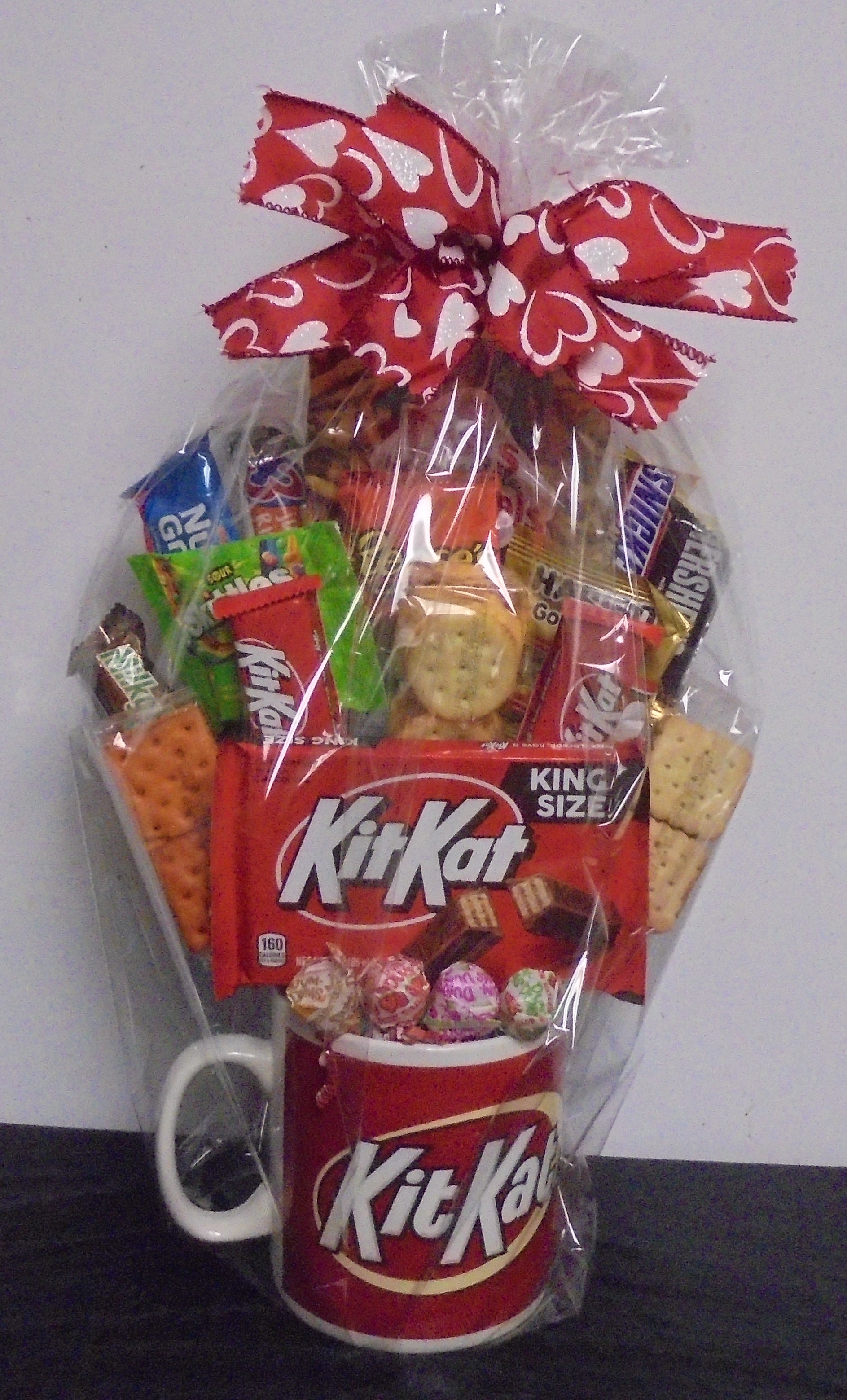 (7) "KitKat" Mug Candy Bouquet
$40.00