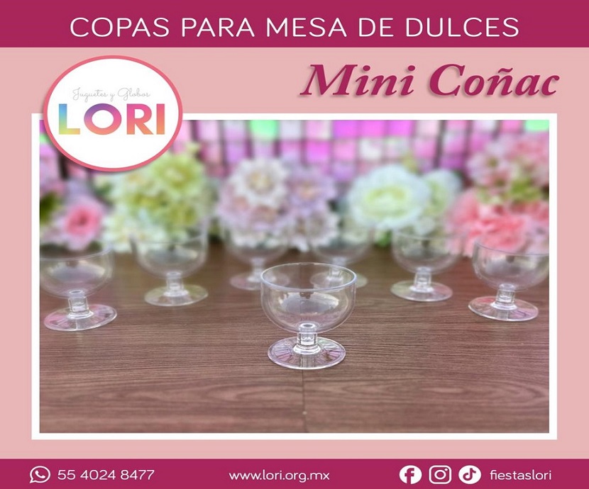 COPAS PARA MESA DE DULCESYoung athletic man exercising in the rain