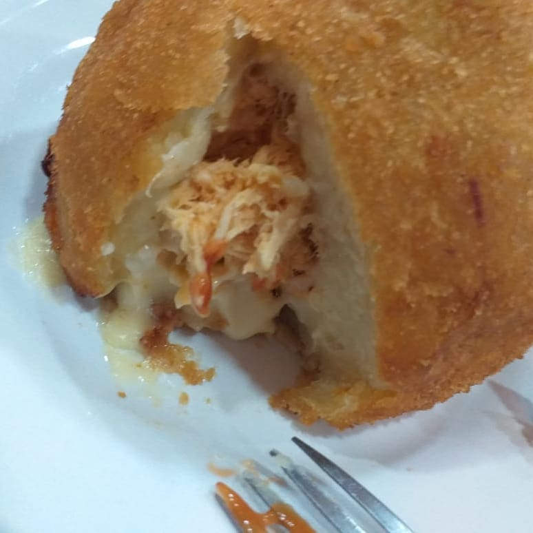 https://0201.nccdn.net/1_2/000/000/11c/c96/Coxinha-01-774x774.jpg