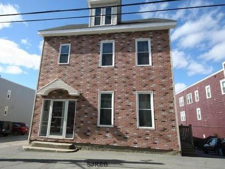 53 Elliott Row 
Building Exterior