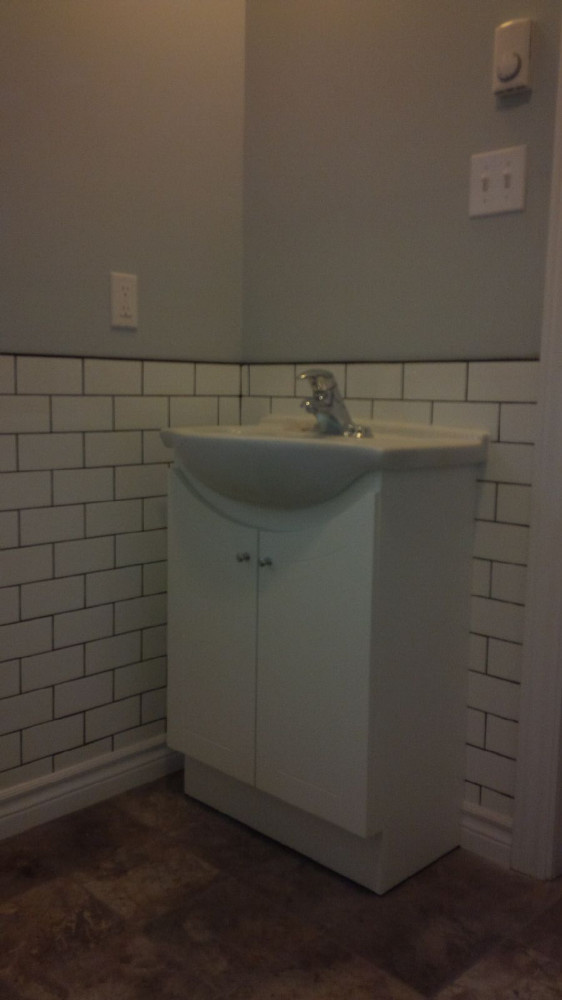 72 Exmouth #5 Bathroom