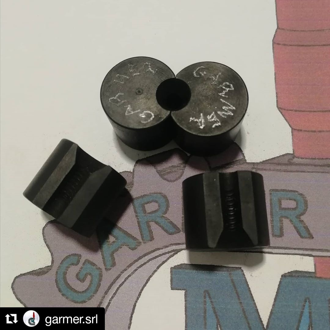 MORDAZAS PARA CLAVOS EN ACERO XW5 TEMPLADO