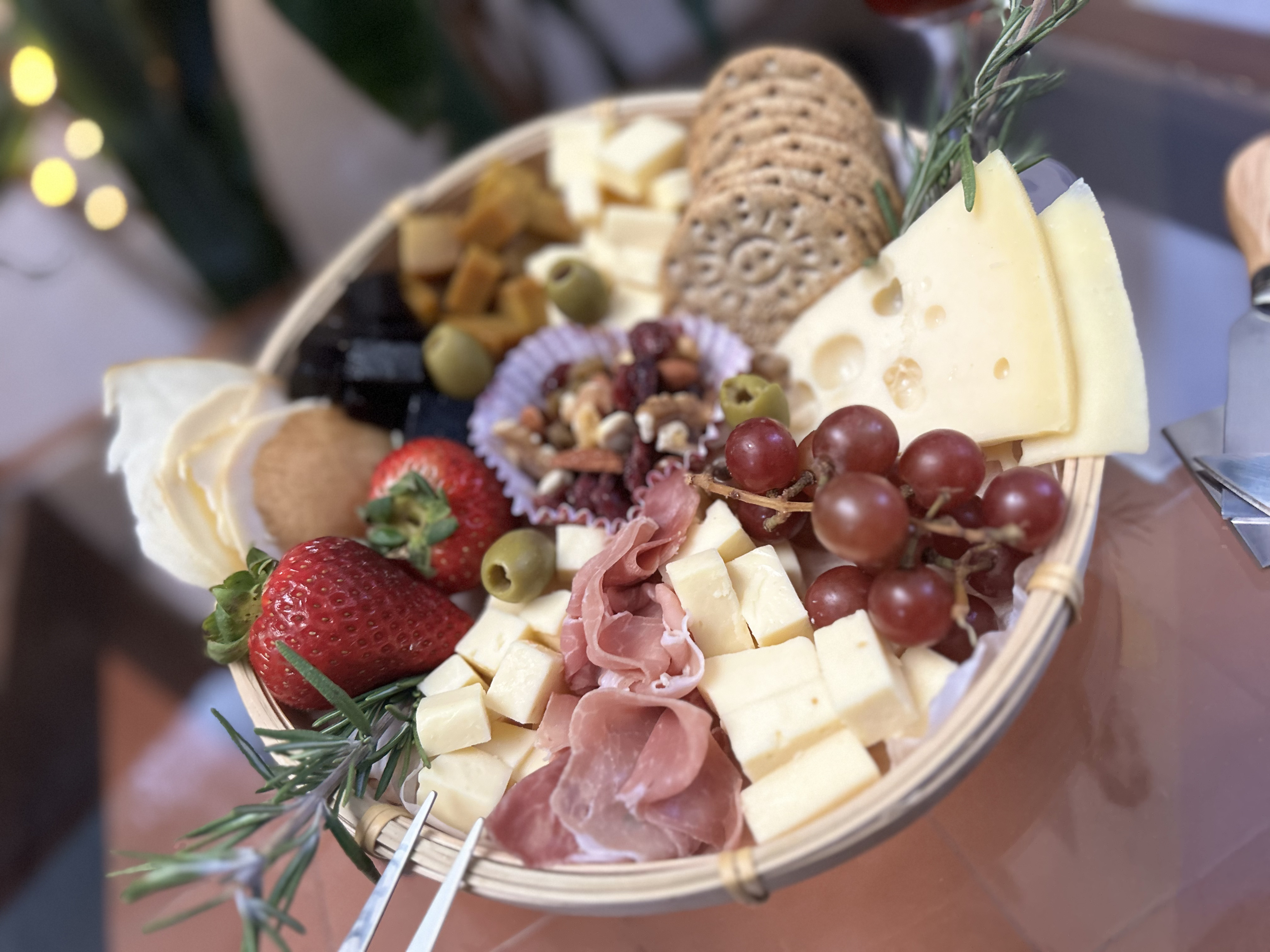 Canasta de Quesos y Carnes Frías
Para 2 y Hasta 10 Personas