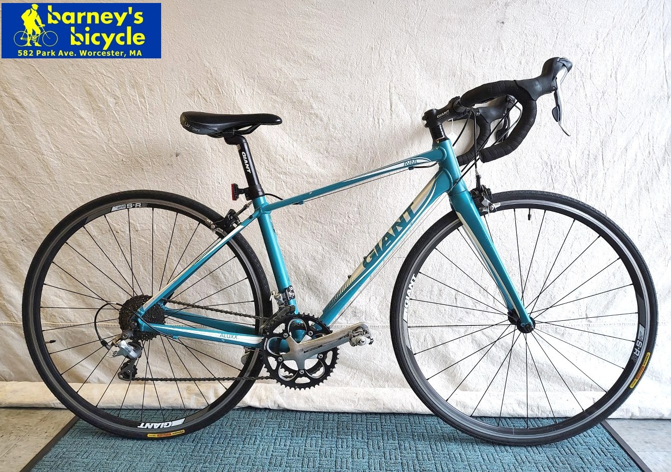 Giant Liv Avail 2
Frame Size: XS/ Rider Height: 5'1-5'4
Price: $689.00 (Professionally Tuned)
