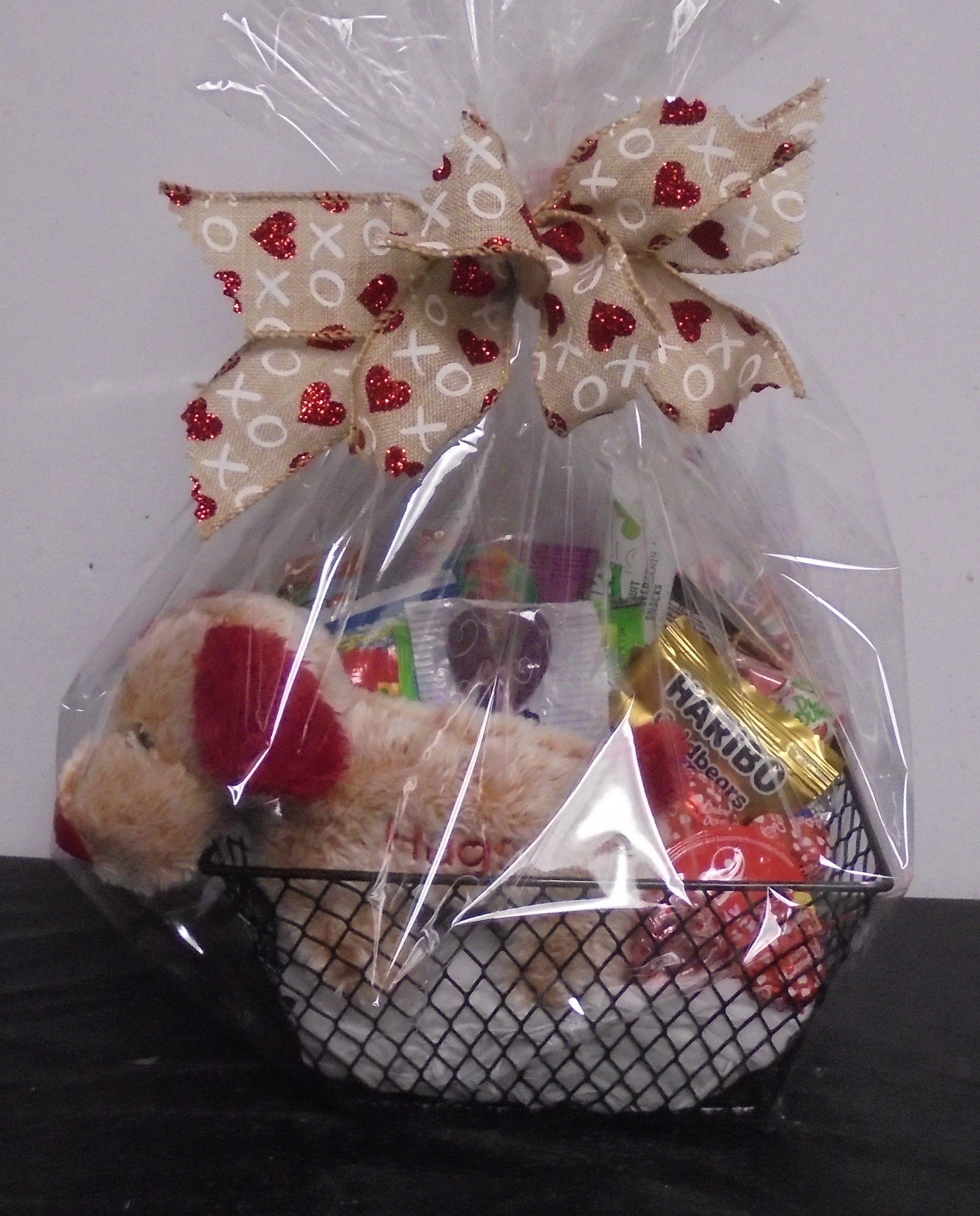 (K14) Goodie Basket
W/ Dog Plush
$25.00