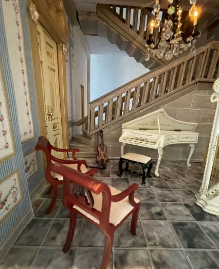 Second Floor Music Room
with instruments from 
Dream Home Miniatures UK