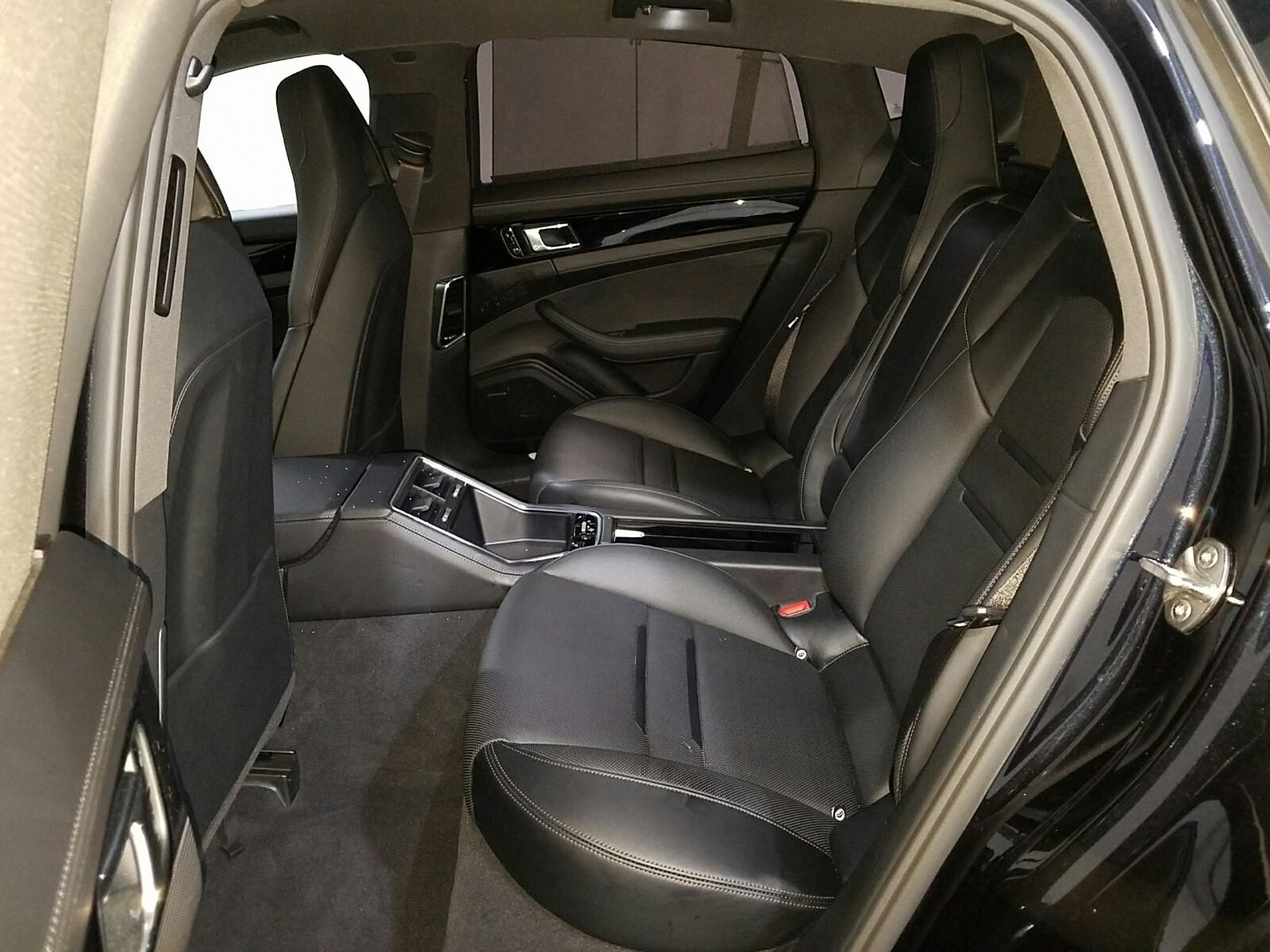 INTERIORREAR